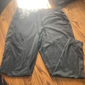 Women’s sz lg pants Gap Brush Tech Jersey